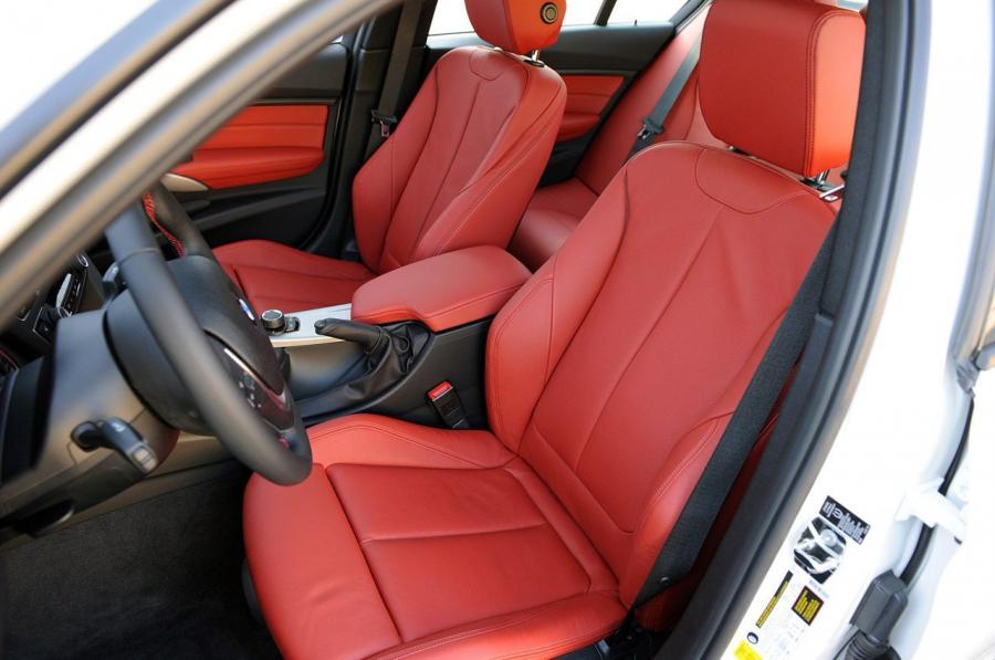  BMW 335i 2012 года  (фото 40 из 61)